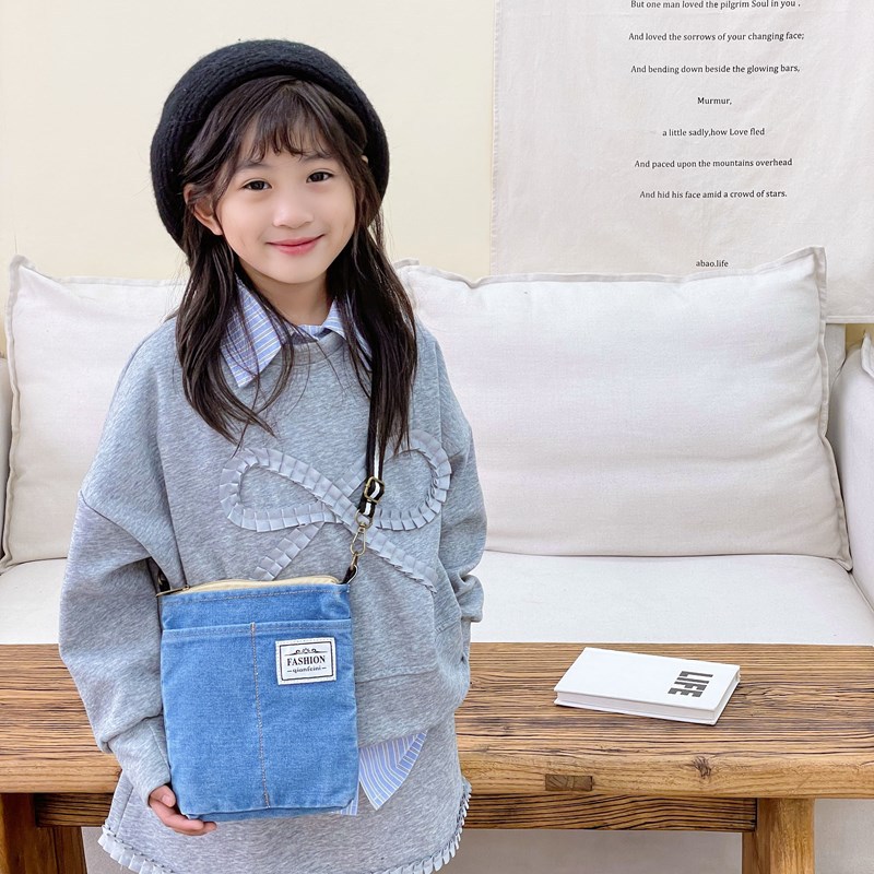 Bolsas de niños de denim de moda, etiquetas de moda, bolsas cuadradas, nuevas bolsas de hombro de comercio exterior para hombres y mujeres.