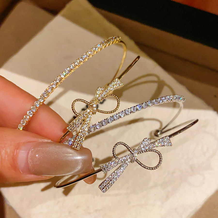 El temperamento francés arco de zircon pulsera de doble capa dulce ins pulsera de viento lujoso ligero de alto nivel sensación de joyas versátiles para mujeres
