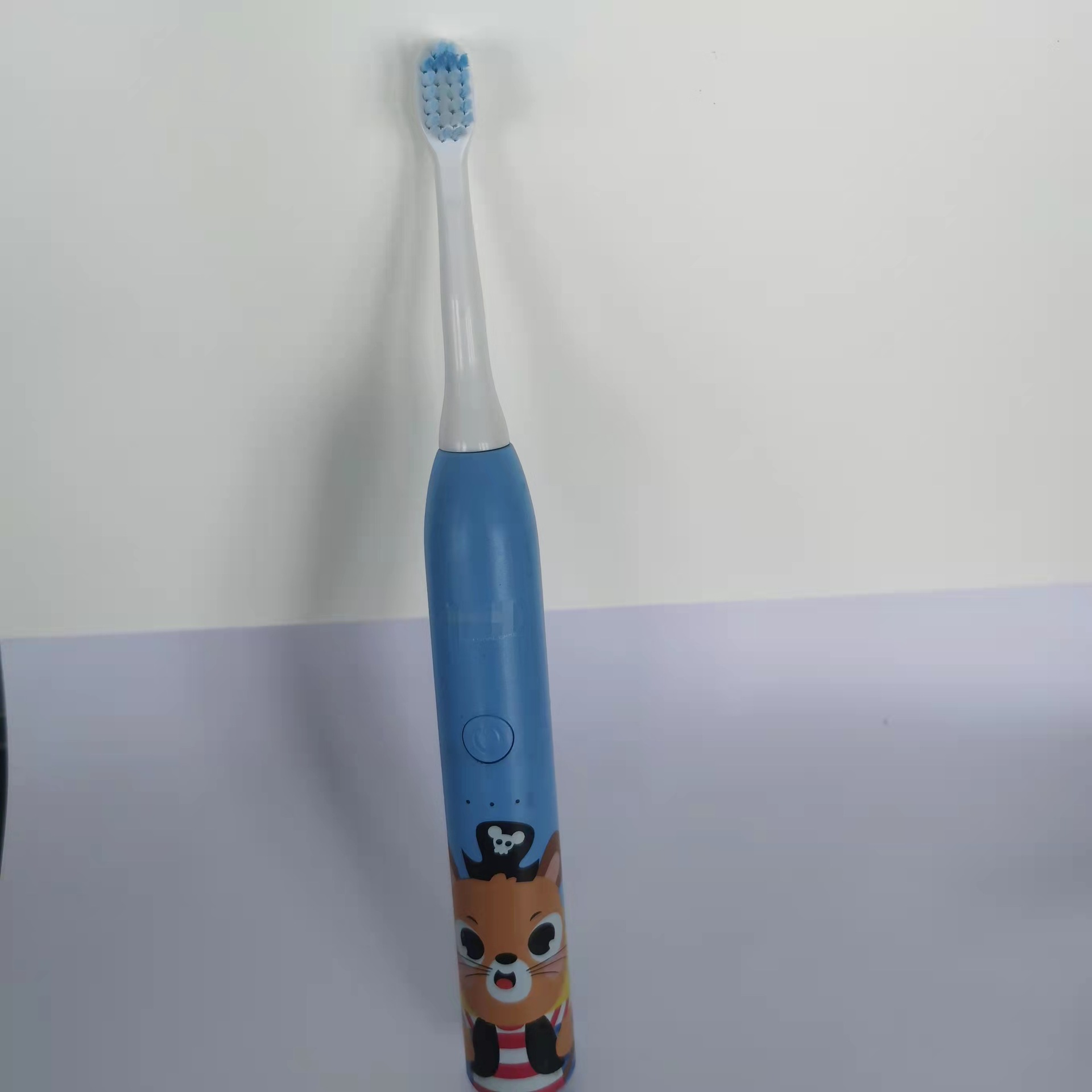 The Likers electric toothbrush head is compatible with Aiyou, Loman, Doral, and Simalong children's electric toothbrushes.