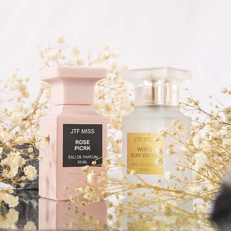 Xiaocheng Yixiang marca ébano al por mayor perfume duradero fragancia estudiantes mujeres y mujeres fragancia transfronteriza barata