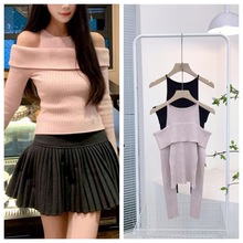 7981假两件一字领露肩坑条上衣纯欲性感圆领短款修身显瘦打底衫女