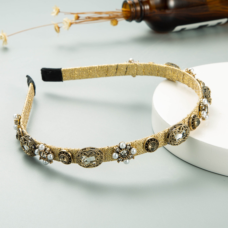 Goldenes Perlenblumen-strass-stirnband Im Barockstil display picture 4
