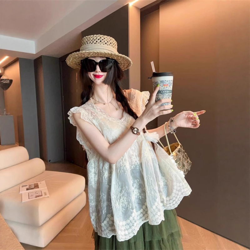 Sweet, Lazy, Fashionable Retro V-Neck Lace Vest for Women Summer 2025 Slim Designer Sleeveless Top
