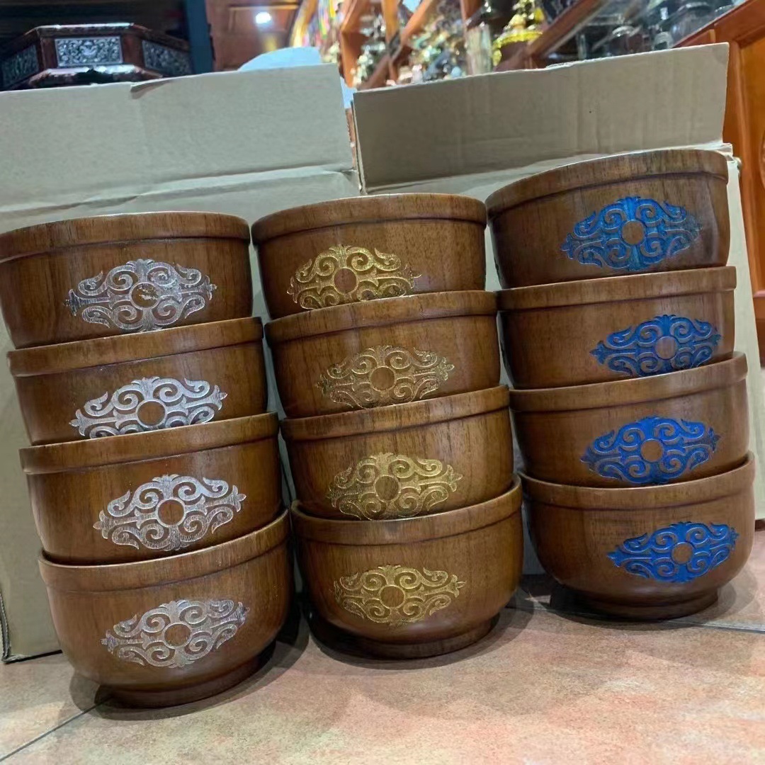 Suministro directo de Fábrica Nacional creativo de dibujos animados de madera tazón de madera anti-escaldado tazón de arroz para niños auspicioso ocho tesoros tazón de madera en stock al por mayor