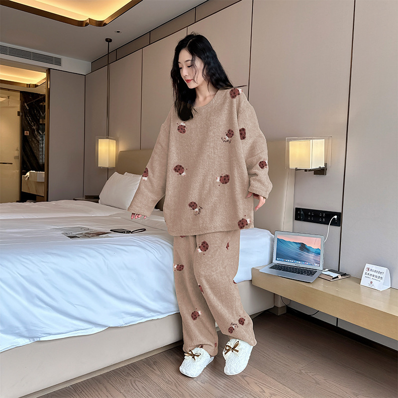 Women's Plus-Size Loungewear, Soft and Plush, Oversized and Extra-Large, Suitable for Outerwear, Thickened Set for Spring, Autumn, and Winter, Comfortable Sleepwear