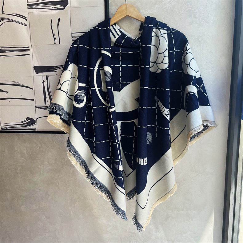 Talven uusi runsas i-mitation-kashmirhuivi, pieni tuoksuva lyhyt tupsuhuivi, matkavalokuvaushuivi_voghion.com