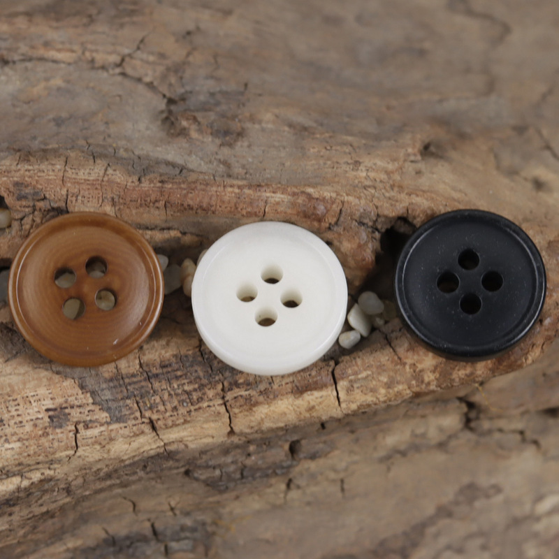 Retro 80's Hong Kong style shirt sweater reddish brown natural fruit button thin edge four-eye creamy-white hoodie buckle