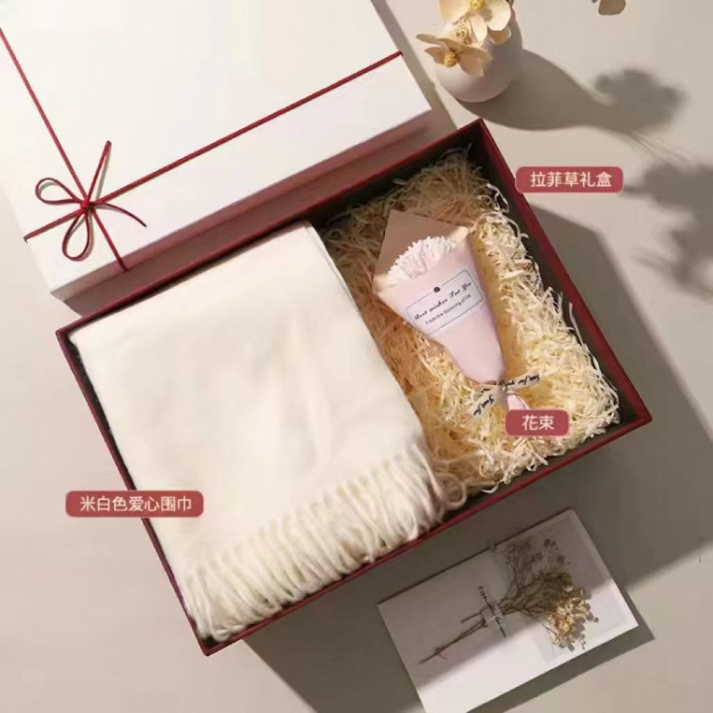 Milk white + bouquet + greeting card + gift box