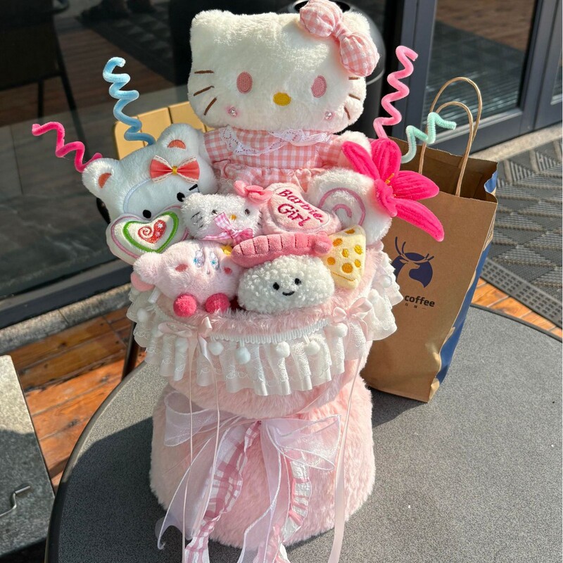 かわいい人形の花束、中国のバレンタインデー、ガールフレンド、親友、ボーイフレンドへの誕生日プレゼント、ハローキティハグバケツフラワーショップ|undefined
