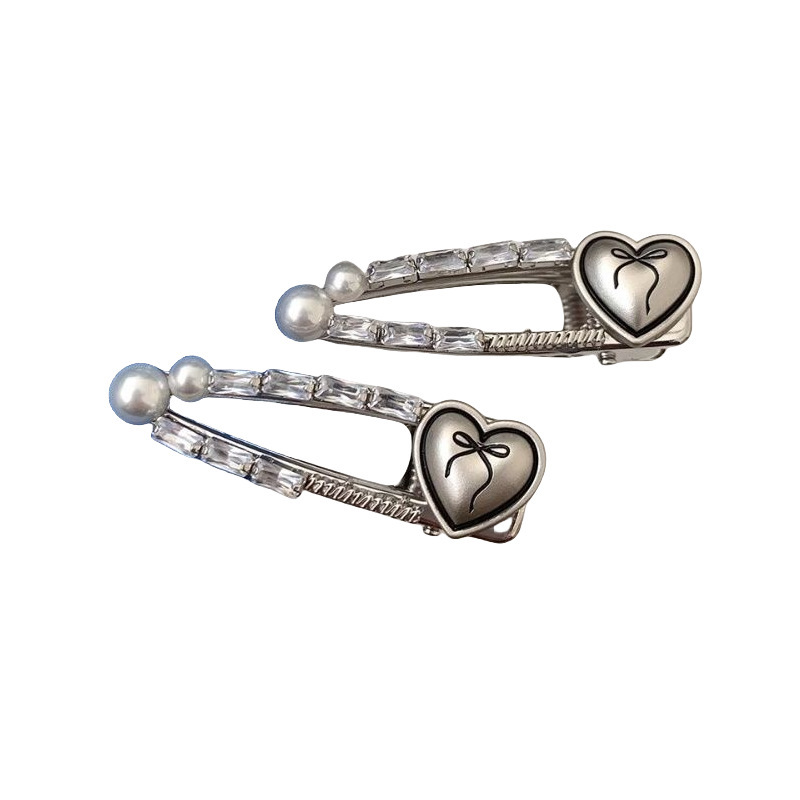 Silver Diamond Heart Elegant Duckbill Clip for Women 2025 New Light Luxury Niche Exquisite Design Side Bangs Clip