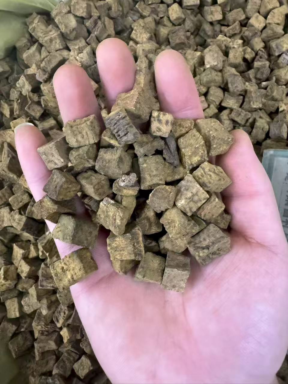 Dried Rhubarb Root Slices Da Huang 大黄 1000g Bag Raw Herb for Decoction and Tea quality and texture