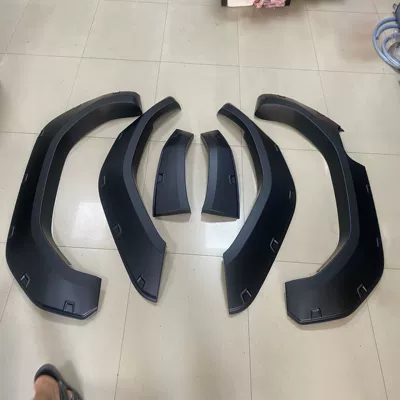 Hilux Travo Wheel Arches New Model Hilux Travo Wheel Arches Enlarged and Widened Decorative Studs Travo Wheel Arches (Wheel eyebrow) - travo-four-door-large-wheel-eyebrow-with-nails-2026-matte-black