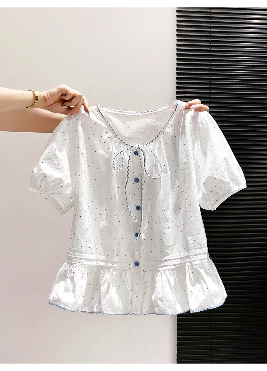 Áo sơ mi nữ tay phồng ngắn cổ bẻ, họa tiết chấm bi, viền bèo nhún — xanh lam chi tiết 5