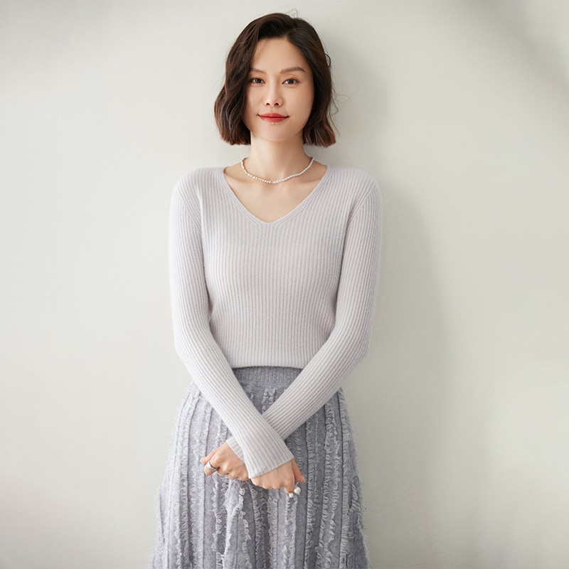 Cashmere short fitted knitted sweater