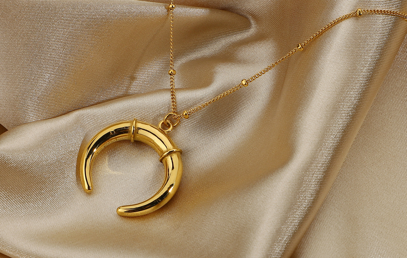 retro gold horn moon pendant stainless steel necklacepicture12