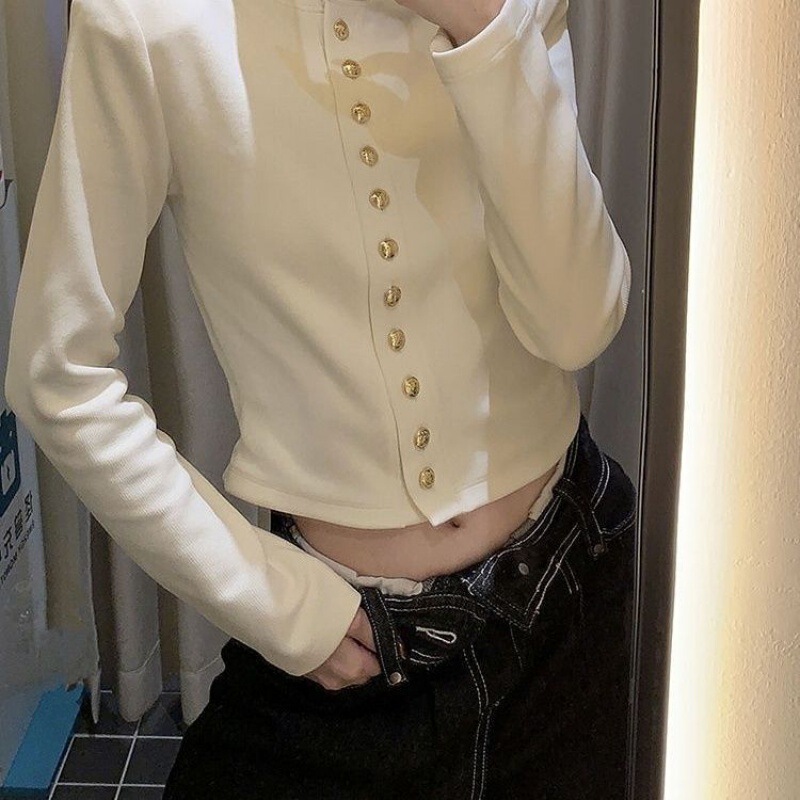 High-grade Elegant Metal Buckle Knitted Base Shirt Women's Autumn and Winter Chanel Style Niche Slimming Western Style Cardigan Top Trendy High-grade Elegant Metal Buckle Knitted Base Shirt Women's Autumn and Winter Chanel Style Niche Slimming Western Style Cardigan Top Trendy