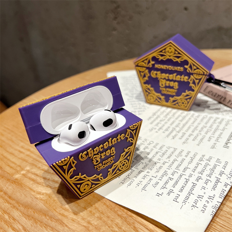 Stylish AirPods Case Image 8