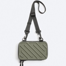 2025跨境新品男包黑色硬质盒型潮流休闲小方包时尚百搭单肩斜挎包