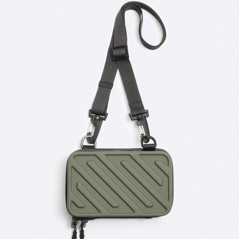 2025 Cross-Border New Men's Bag Black Hard Box Trendyy Casual Small Square Bag Fashionable Versatile Shoulder Crossbody Bag