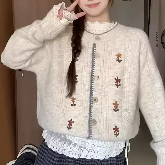 韩系软糯高级感圆领花朵刺绣开衫毛衣外套女秋冬款慵懒风穿搭上衣