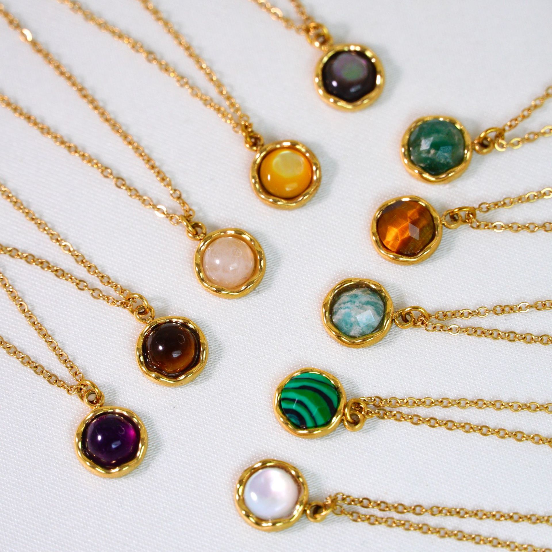 Women's Gender Elegant Simple Style Geometric Natural Stone Titanium Steel Cable Chain Pendant Necklace In Bulk