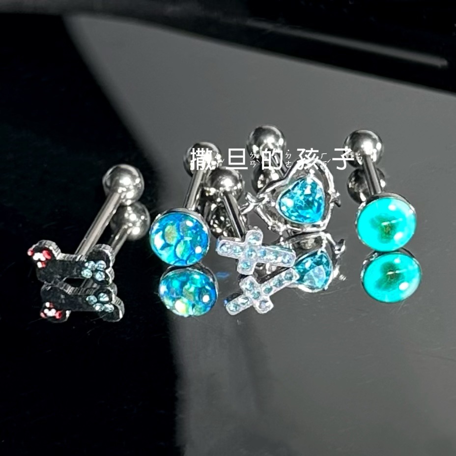 Pointed titanium steel lip stud product view