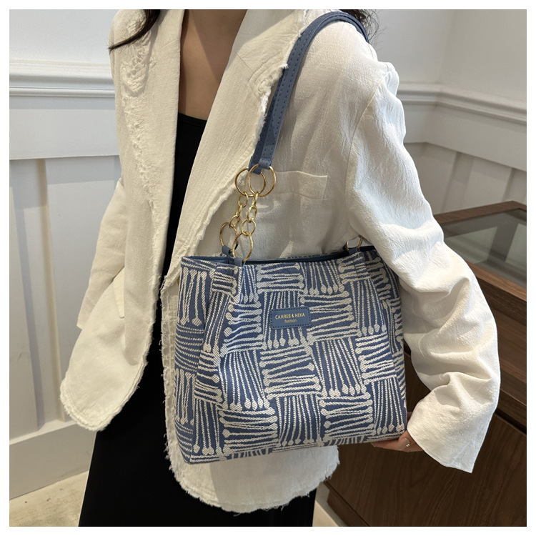 Großes Fassungsvermögen aus Canvas für Damen 2024, neue lässige Einkaufstasche für den Weg zur Arbeit, vielseitige Umhängetasche im Lazy-Style_voghion.com