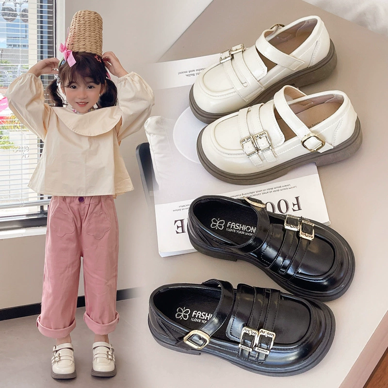 Маленькие кожаные туфли для девочек 2024 осенние новые детские дикие туфли для студентов