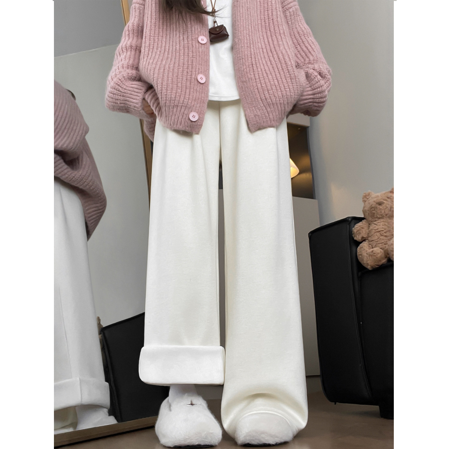 Women's Fleece-Lined Pants 2025 Winter New Straight-Leg Drape Soft Wide-Leg Lazy Relaxed Style Autumn Winter White Mochi Pants