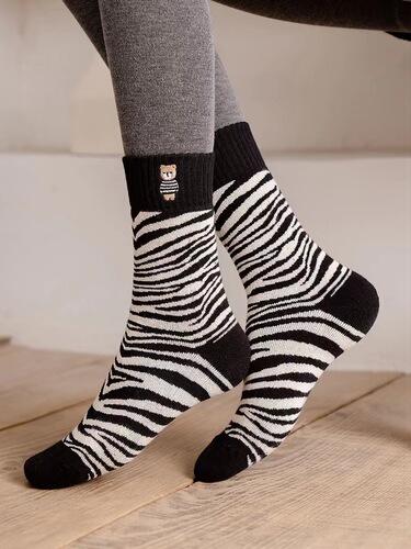 Black embroidered thickened terry thickened towel bottom warm cartoon mid-calf socks for women