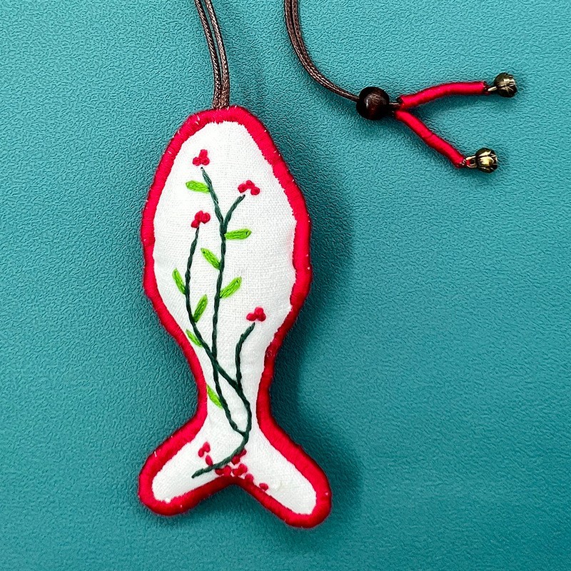 Patchwork estilo antiguo pescado coche colgante bolsa joyería suéter cadena bordado decorativo hecho a mano DIY llavero colgante