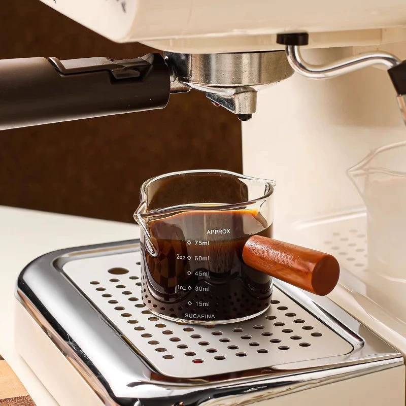 Glass concentrated coffee measuring cup scaled, handheld extract