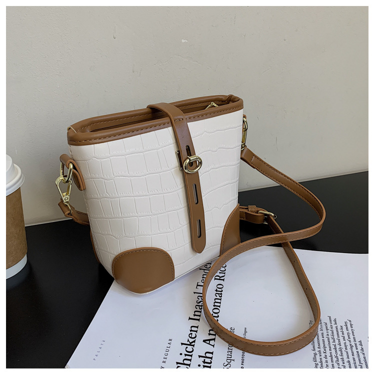 Nihaojewelry Fashion Texture Crocodile Pattern One-shoulder Messenger Bucket Bag Wholesale display picture 65