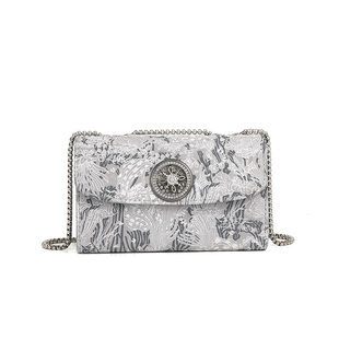 Fashionable one-shoulder bag, with embroidery
