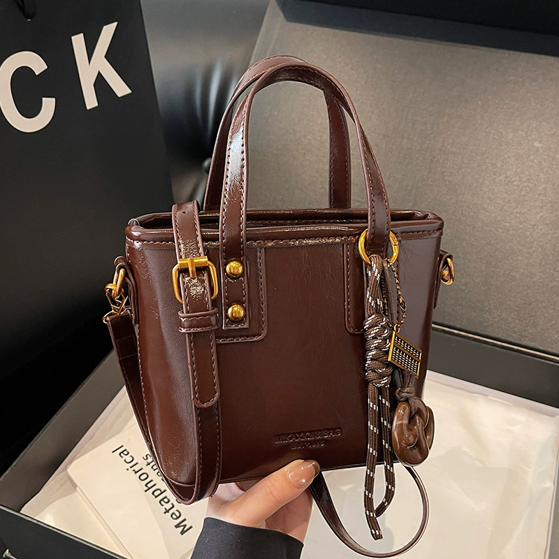 Ретро маленькая ручная сумка через плечо, демисезонная модная Tote, стиль высокого уровня