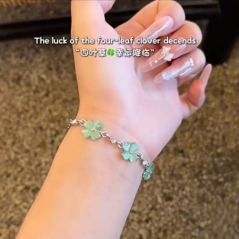 Summer Fresh Green Four-Leaf Clover Bracelet for Women, Cool and Super Fairy Whitening Bracelet Ins Style Freesia Bracelet