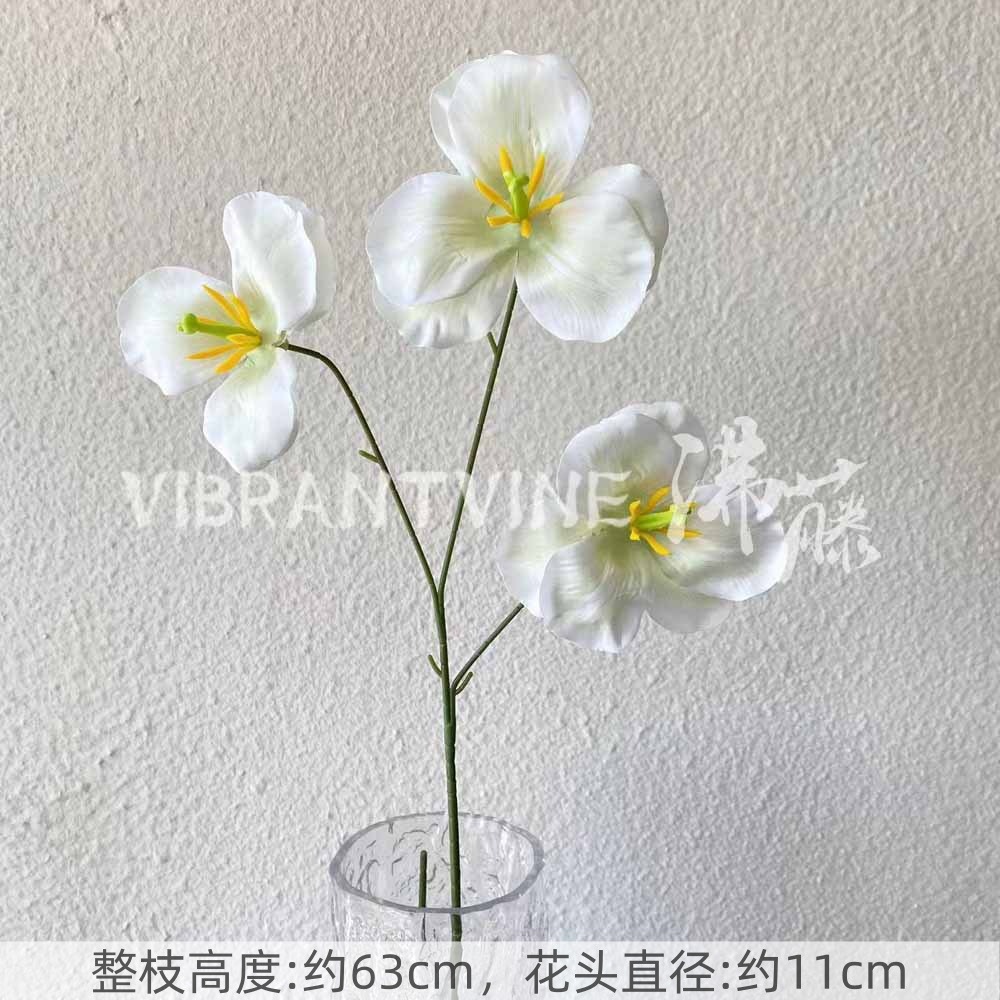 Arreglo de flores de guía de diseño de bodas blanco Arreglo de flores de guía Sala de estar del hotel Decoración de flores falsas Fábrica de flores artificiales al por mayor