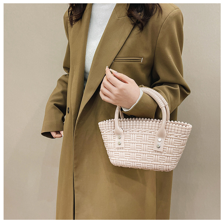 2025 New trendy and versatile crossbody mini vegetable basket jelly bag, fashionable hand-held woven bag, mini tote women's bag undefined