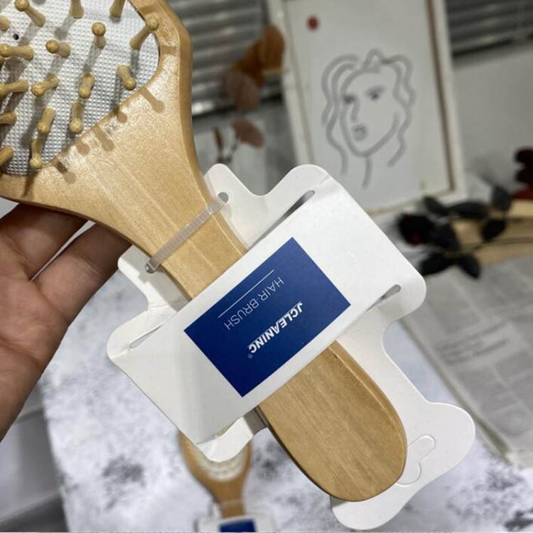 厂家磨砂塑料吊牌PP一体式超市梳子吊卡挂牌pvc挂卡梳子挂卡