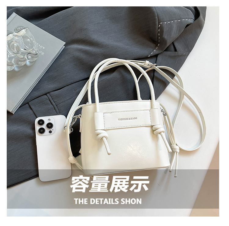 A new 2025 versatile, casual and simple large-capacity handbag for commuting, a lightweight solid color crossbody bag for women in summer undefined