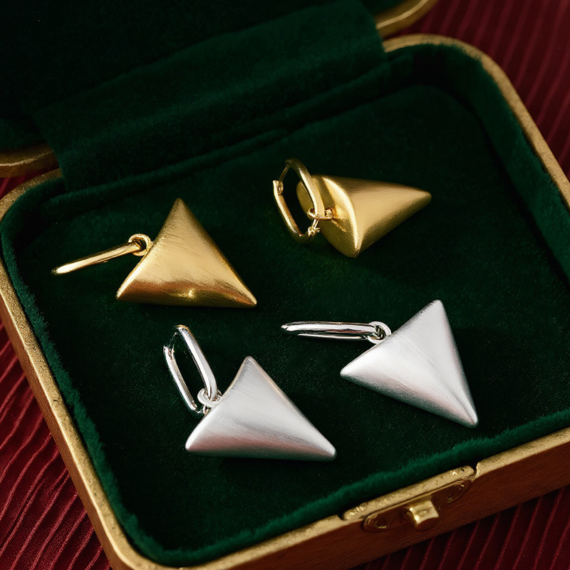 Elegant fashionable universal small design cute matte earrings
