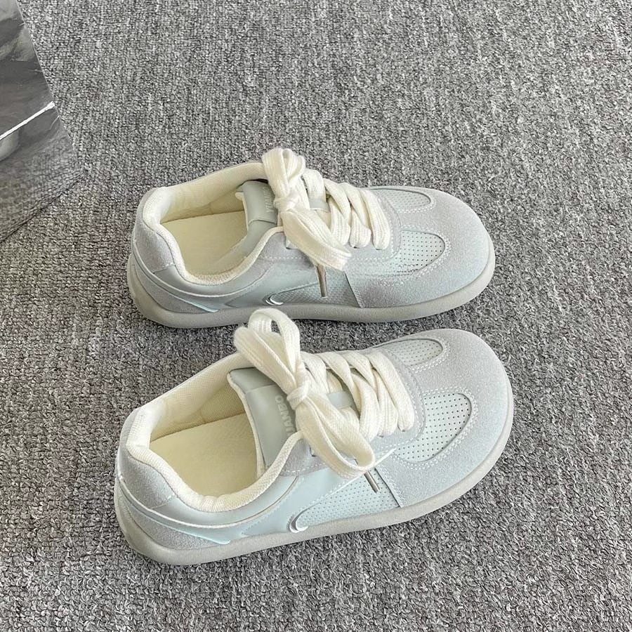Zapatos de patina transpirables de malla para mujeres 2025 otoño nuevos zapatos de entrenamiento de estilo de estilo universal coreano color caramelo zapatos deportivos casuales blancos pequeños