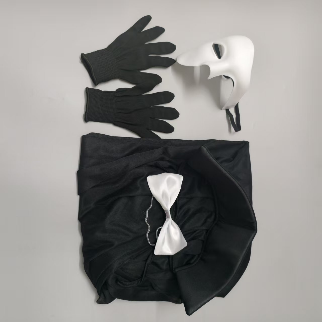 Ensemble costume magicien avec cape chapeau masque et nœud papillon_voghion.com