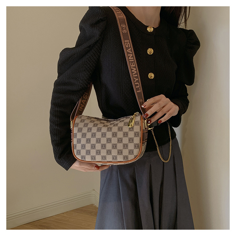 Grenzüberschreitende heiß verkaufte Taschen für Frauen 2023 neue Mode Retro-bedruckte Umhängetasche Außenhandel Damentasche breiter Schultergurt Umhängetasche_voghion.com