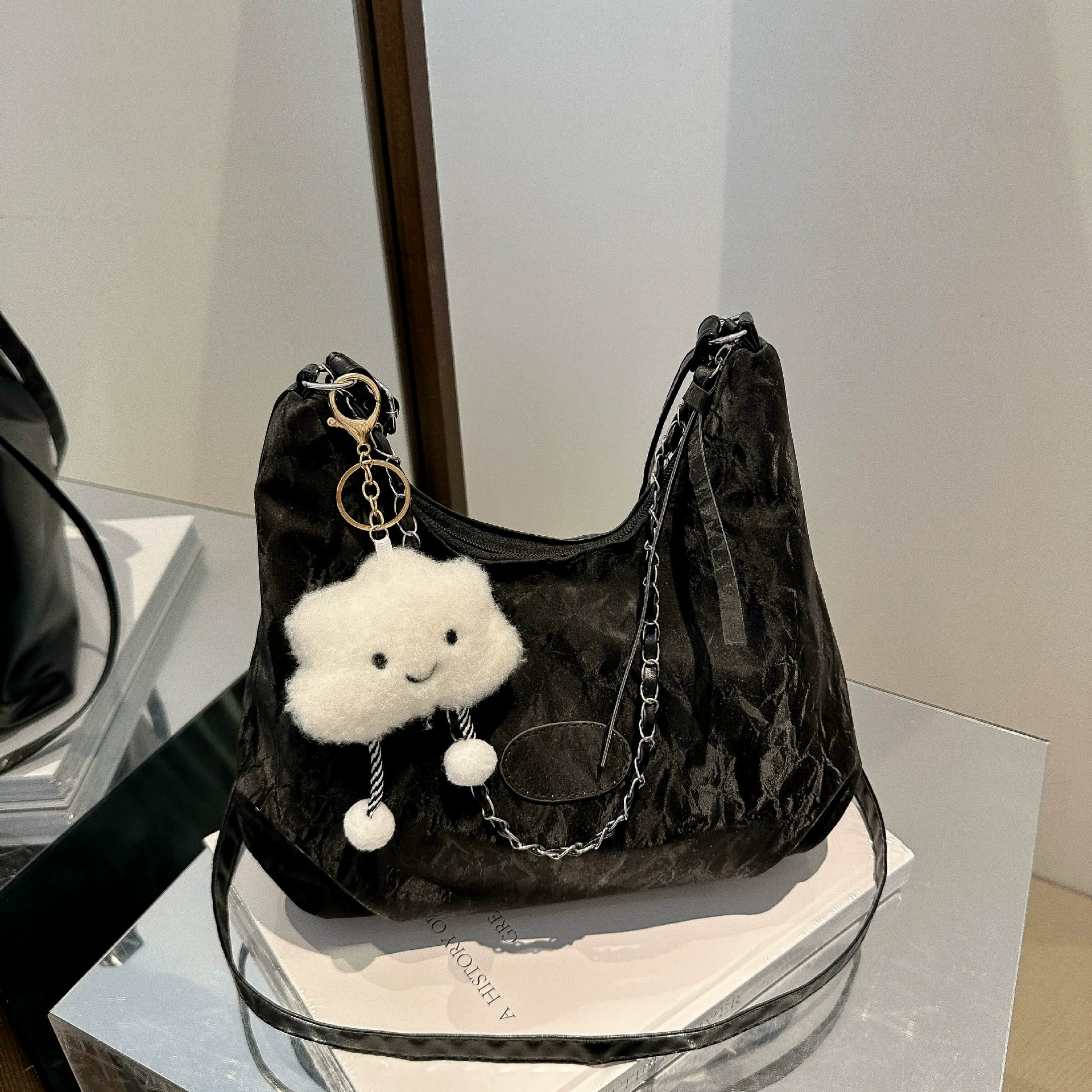 Capacious shoulder bag for students, summer chain, one-shoulder bag