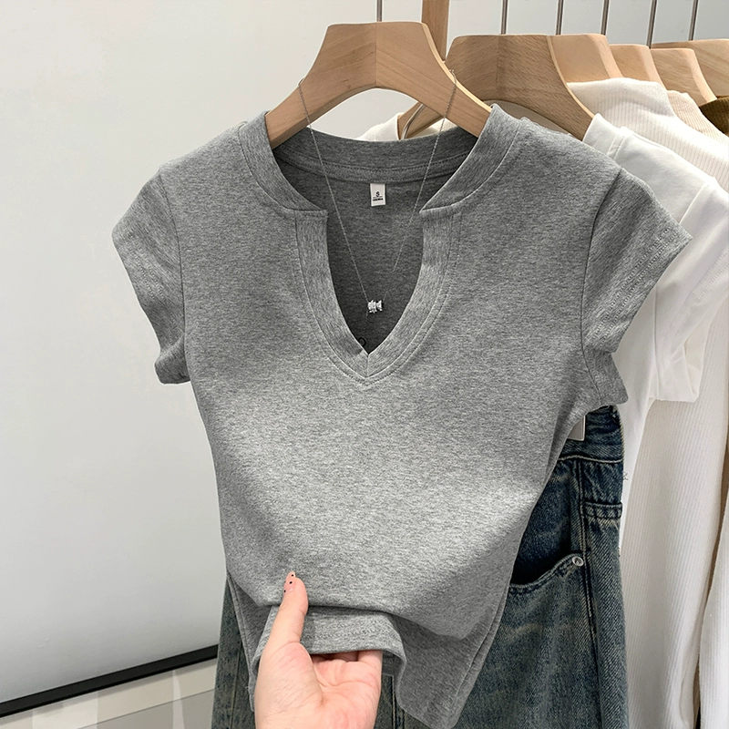 Дикая тонкая V-образная тонкая футболка с короткими рукавами женская летняя модель 2025 новая толстовка с коротким плечом