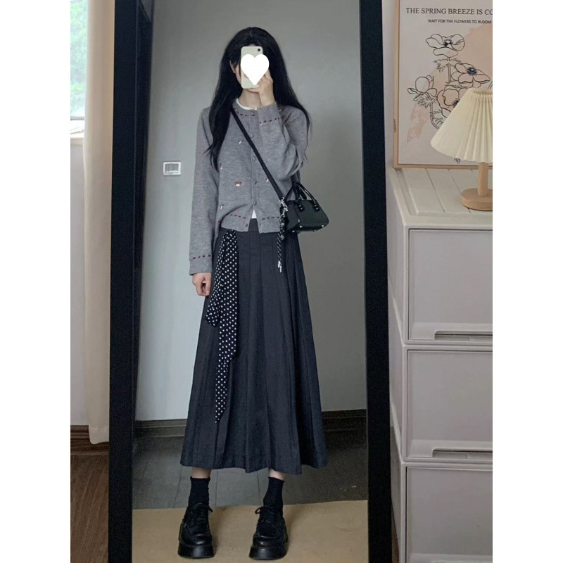 韩系高级感灰色针织上衣半身裙套装女早秋洋气减龄超好看气质穿搭|undefined