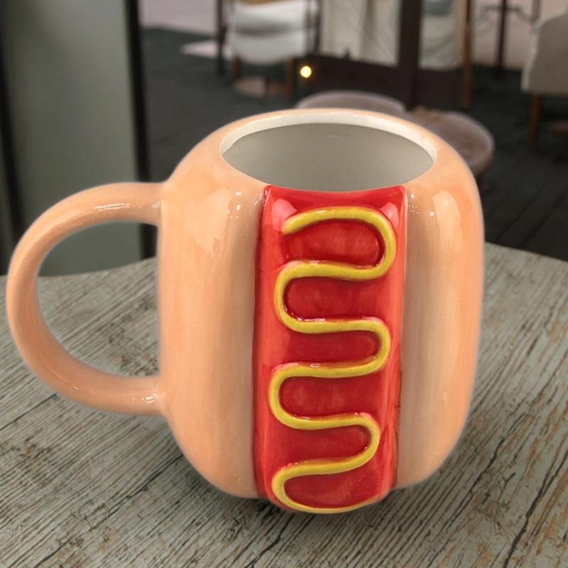 Hot sale creativo encantador cerámico perro caliente taza extraña taza de café ins viento alto valor práctico regalo de cumpleaños