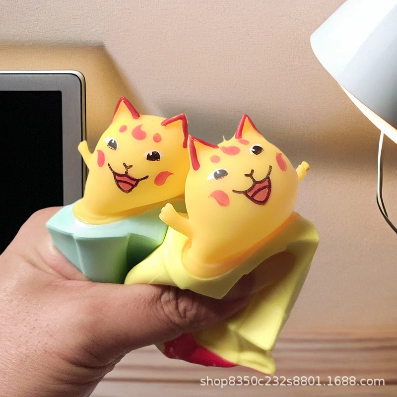 Caja de regalo taza de compresión creativa al por mayor para atraer la fortuna gatos puestos de juguetes de oficina alivio de presión creativo