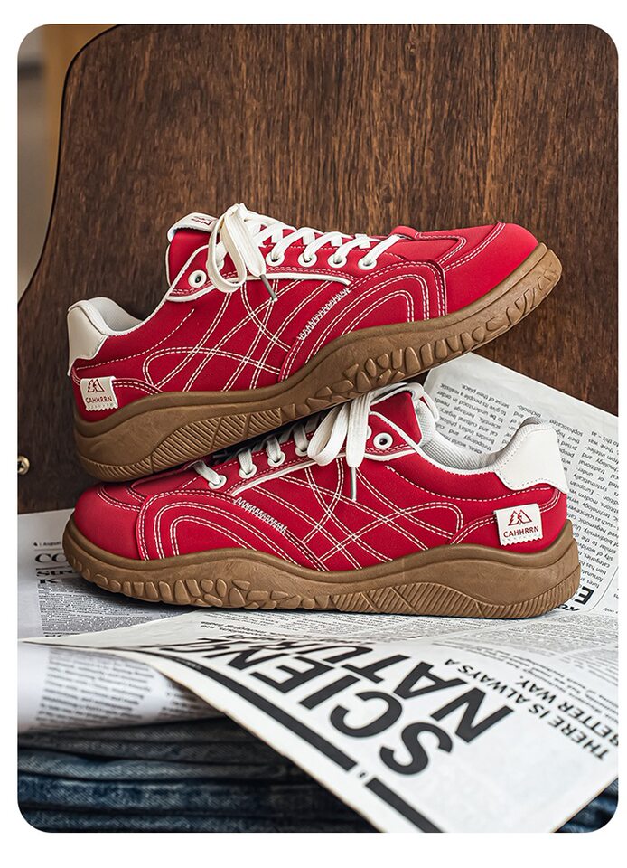 Giày sneaker nam cổ thấp mũi tròn rộng form Đức, đế bằng gót thấp 1–3 cm, dây buộc, phối màu trơn — Z8822 màu đỏ, Z8822 thẻ trắng, Z8822 thẻ đen chi tiết 19